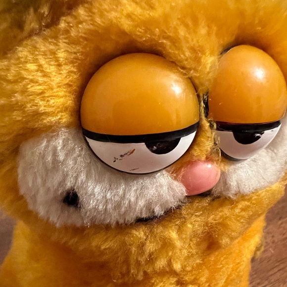 Garfield 1981 Plushie Stuffed Animal - Picture 4 of 7